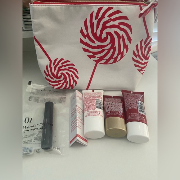 NEW Clarins 5 Pieces Skincare Set with Makeup Zip Bag Candy Canes for Travel - Picture 4 of 7